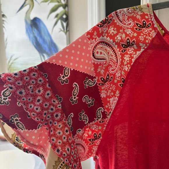 Umgee Bold Red Top - Picture 3 of 3